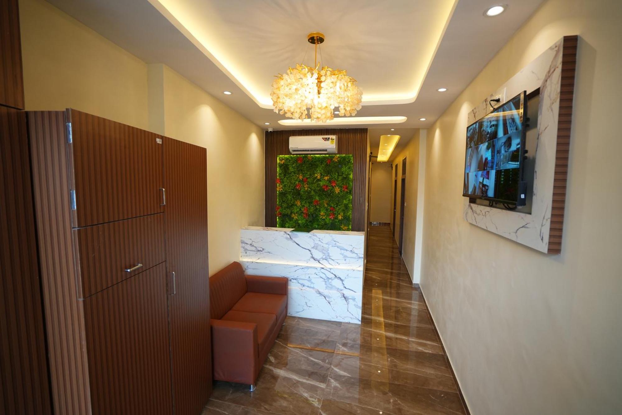 Hotel Boston Мумбай Екстериор снимка