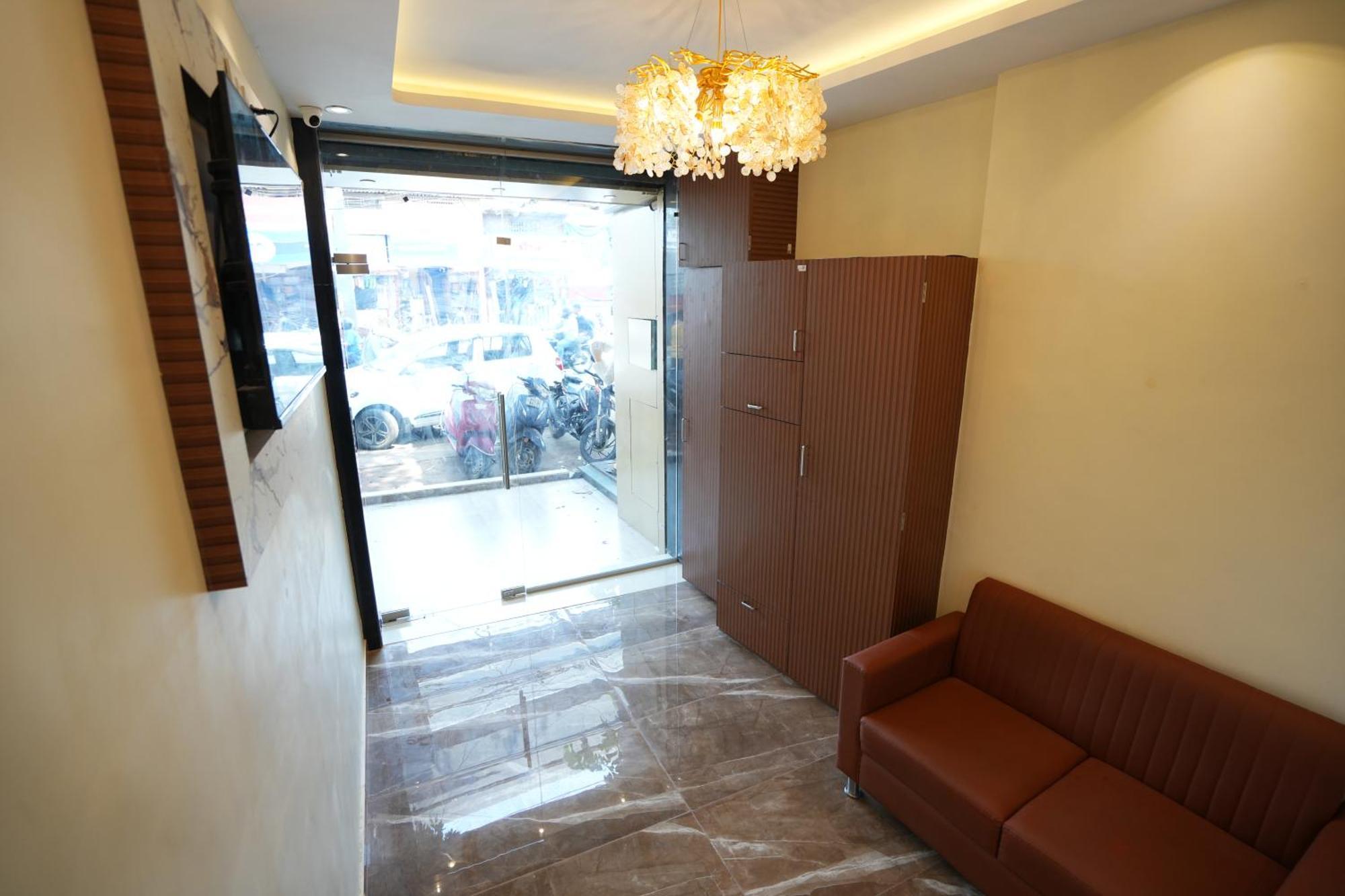 Hotel Boston Мумбай Екстериор снимка