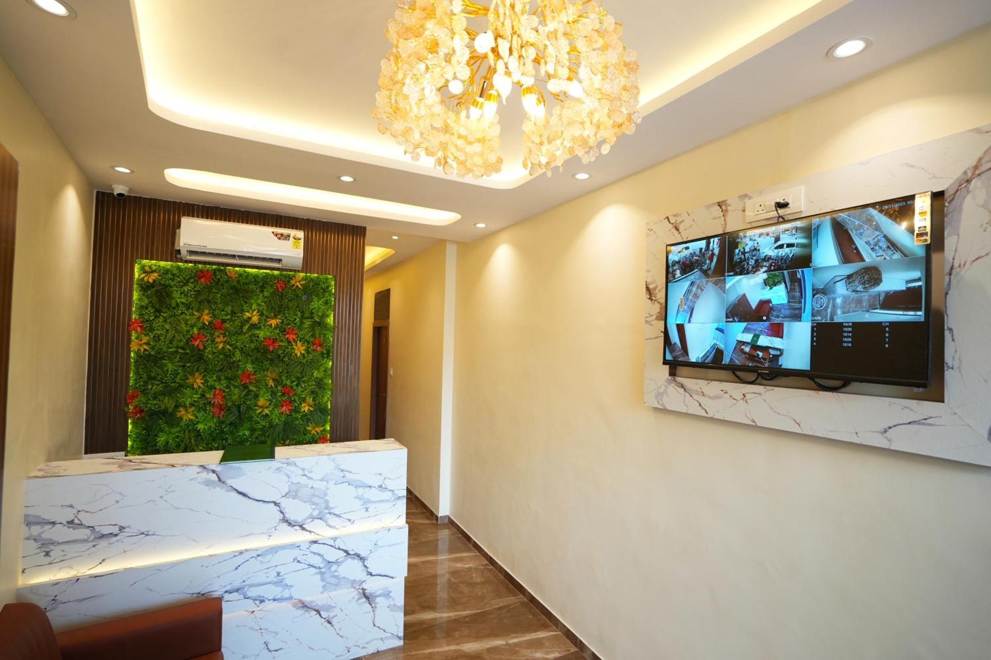 Hotel Boston Мумбай Екстериор снимка